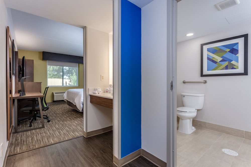 Room, 1 Queen Bed, Accessible (Communications Accessible) - Photo 9