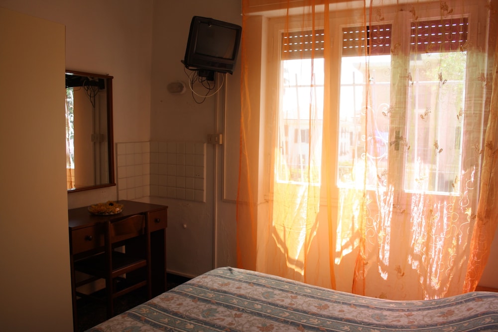Double Room (Private External Bathroom)