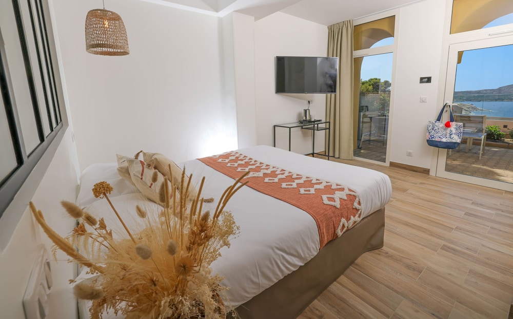 Panoramic Triple Room, Balcony, Sea View - Photo 4