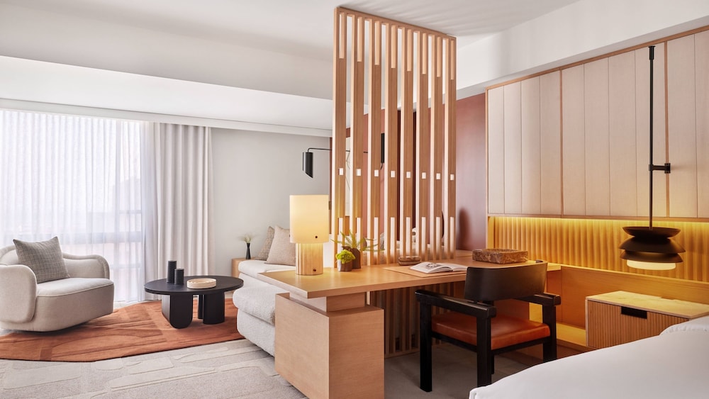 Studio, 1 King Bed with Sofa bed, Corner