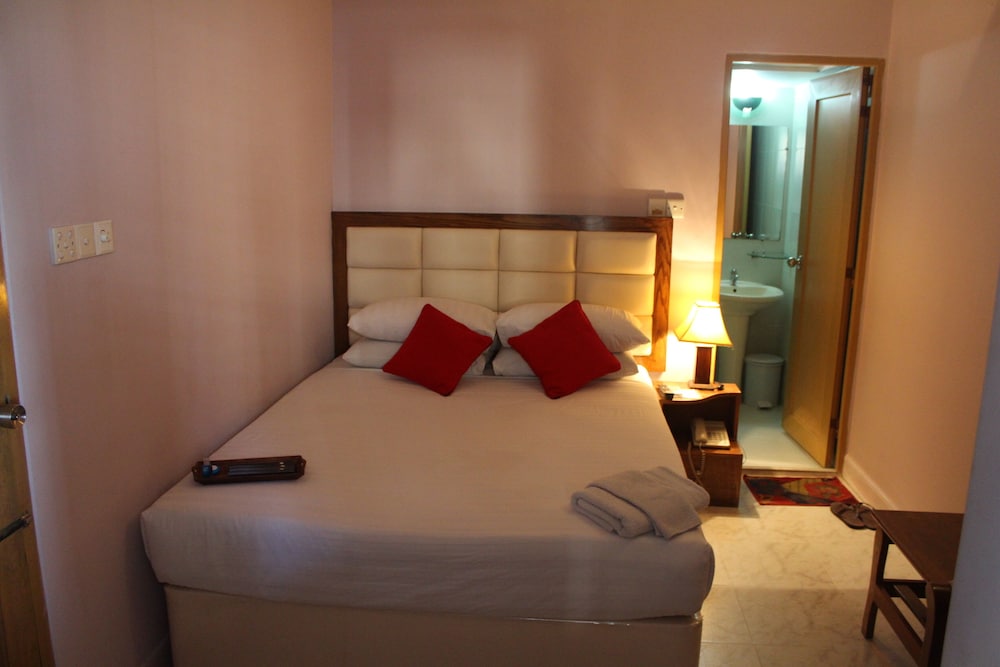 Economy Double Room, 1 Queen Bed
