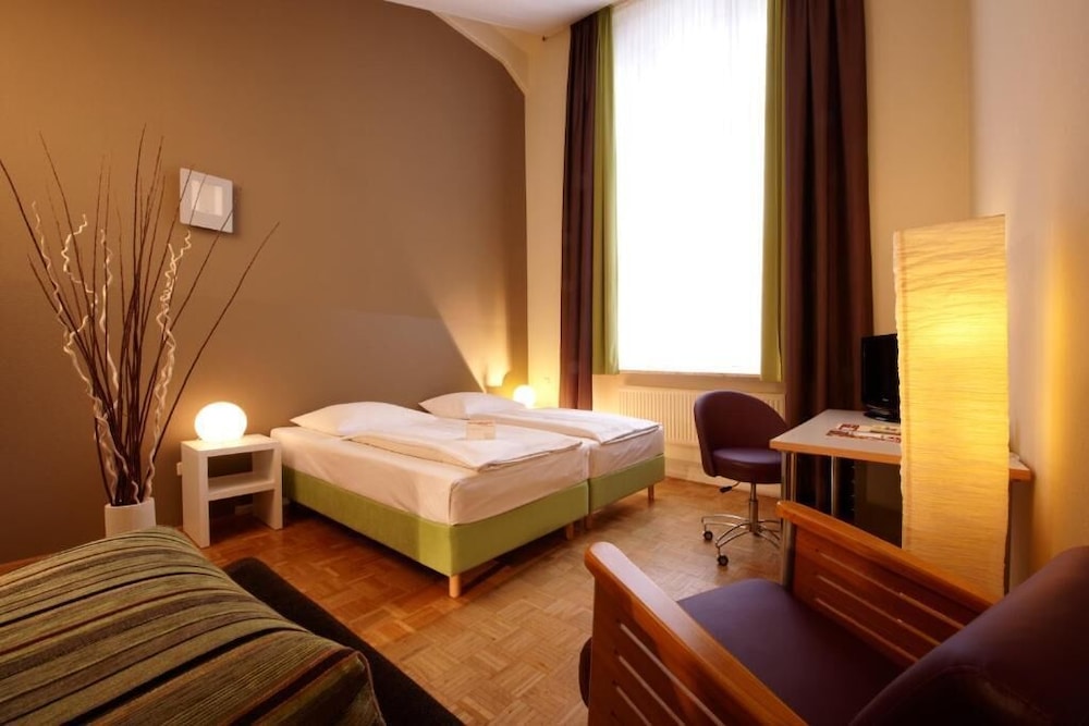 Basic Double Room - Photo 1