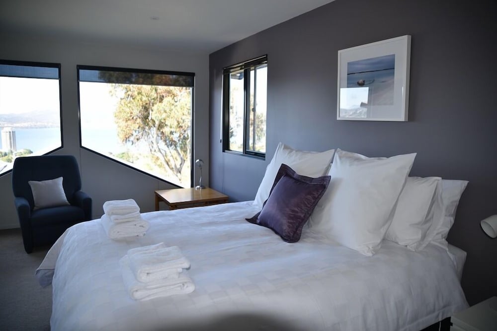 Studio Apartment photo 2