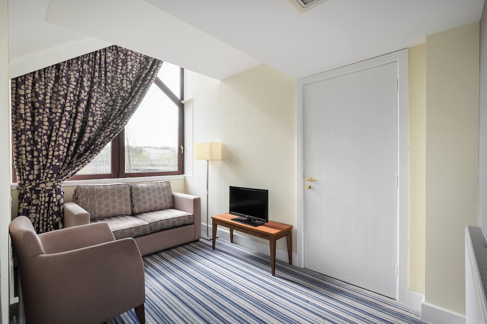 Suite, 1 Double Bed with Sofa bed - Photo 6