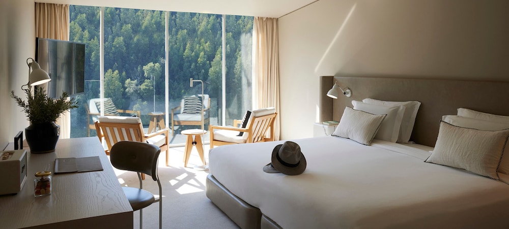 Deluxe Room, Mountain View - Photo 11