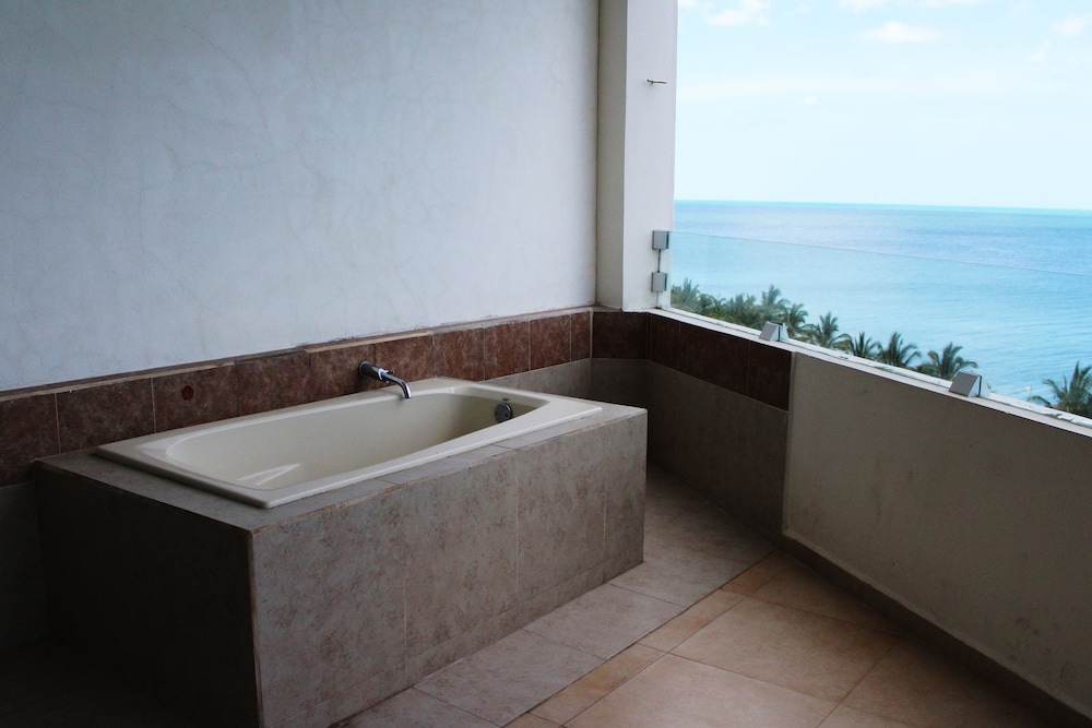 Family Apartment, 3 Bedrooms, 2 Bathrooms photo 2