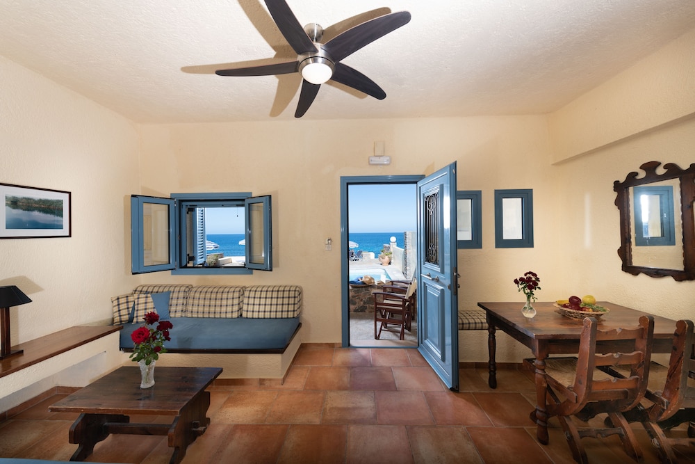 Superior Apartment, Sea Facing photo 3