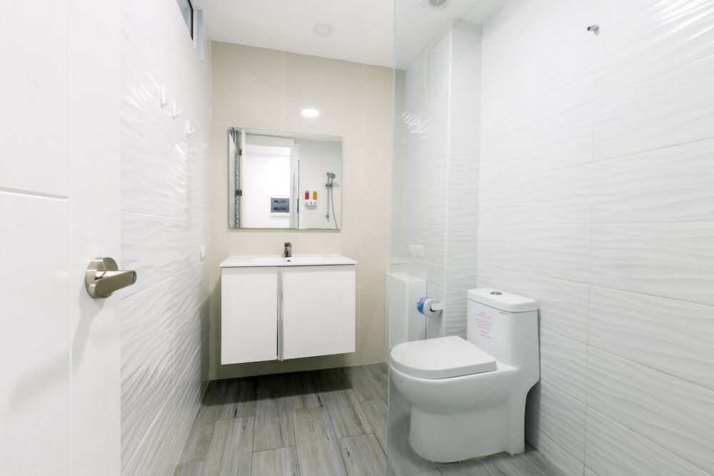 Deluxe Studio, Pool Access, City View