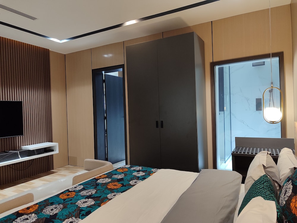 Deluxe Suite photo 3