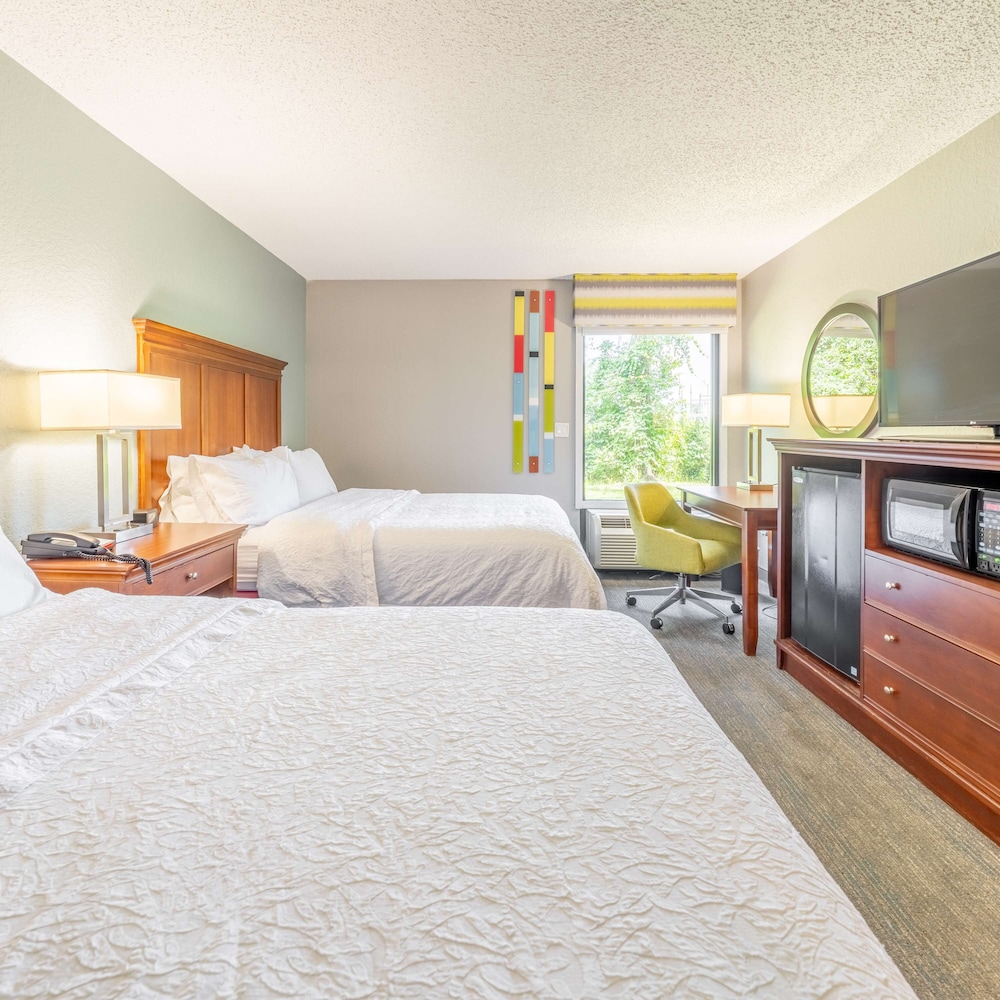 Room, 2 Queen Beds, Accessible, Non Smoking - Photo 1