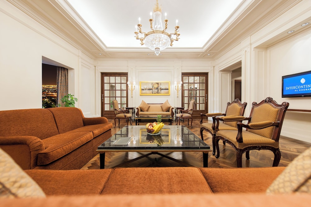 Suite, 1 Bedroom (Dining) - Photo 16