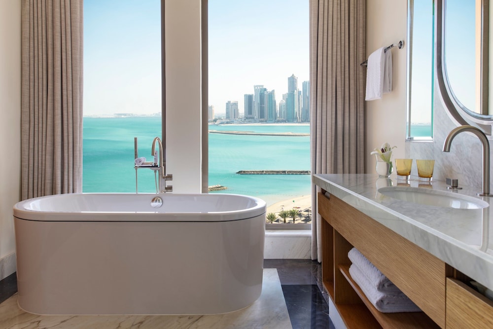Astor Room, 1 King Bed, Sea view, Terrace - Photo 12