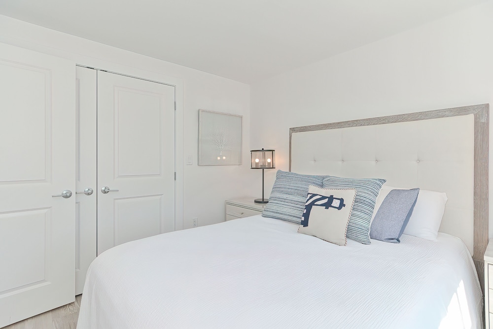 Luxury Condo, 1 Bedroom, Courtyard View (216) photo 3