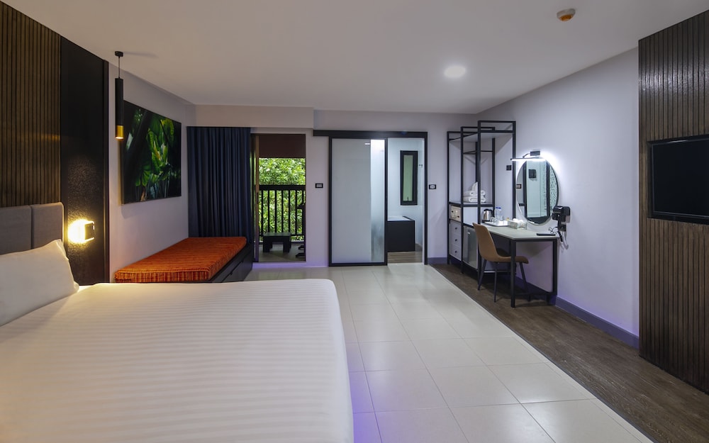 Deluxe Room - Photo 2