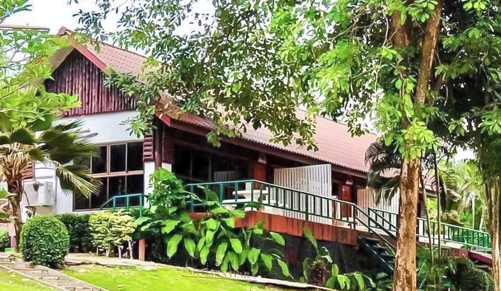 Quadruple Room with Terrace photo 2