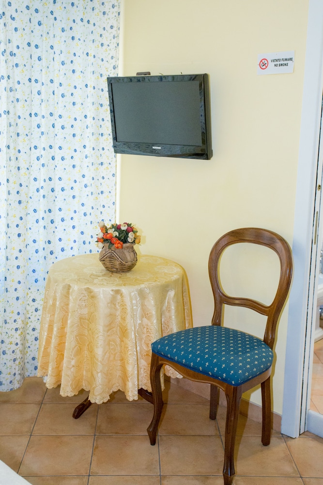 Double Room, 1 Queen Bed