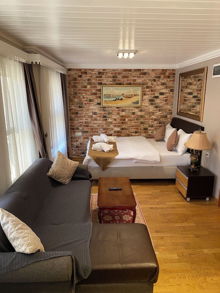 Family Quadruple Room photo 2