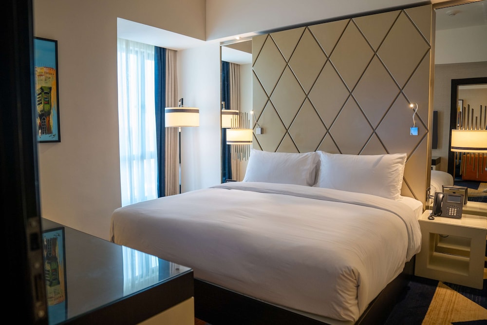 Suite, 2 Bedrooms - Photo 1