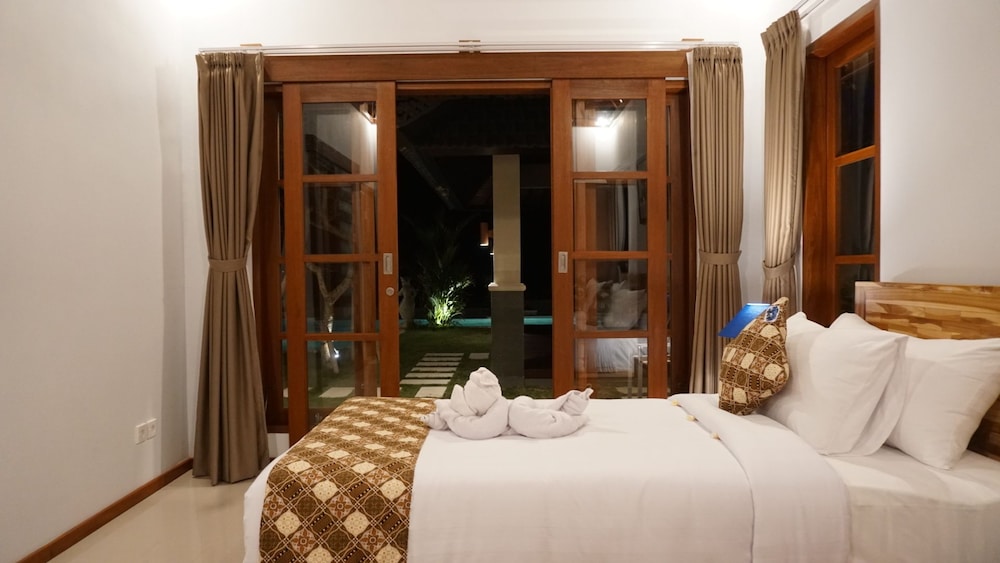 Villa 3 photo 2