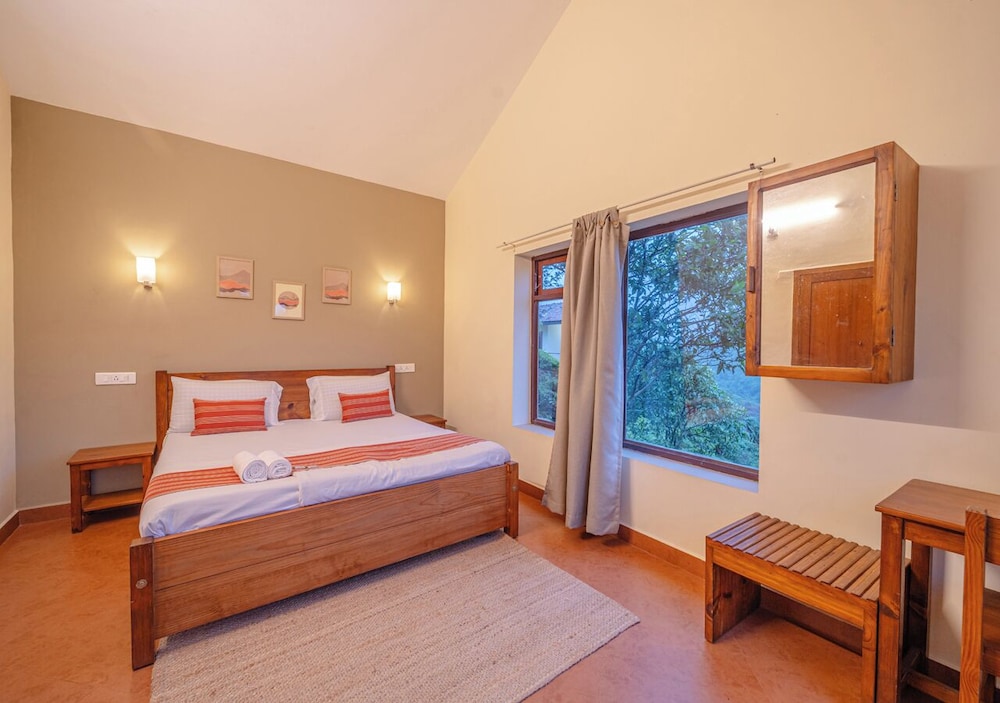 Family Quadruple Room, Hill View photo 2
