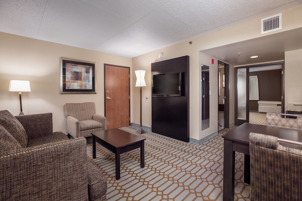 Suite, Multiple Beds photo 3