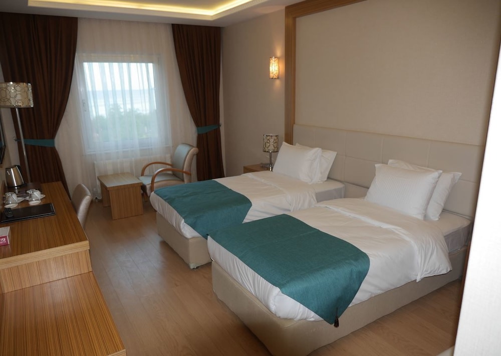 Standard Triple Room photo 2