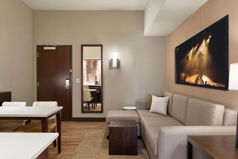 Suite, 2 Queen Beds, Accessible - Photo 6
