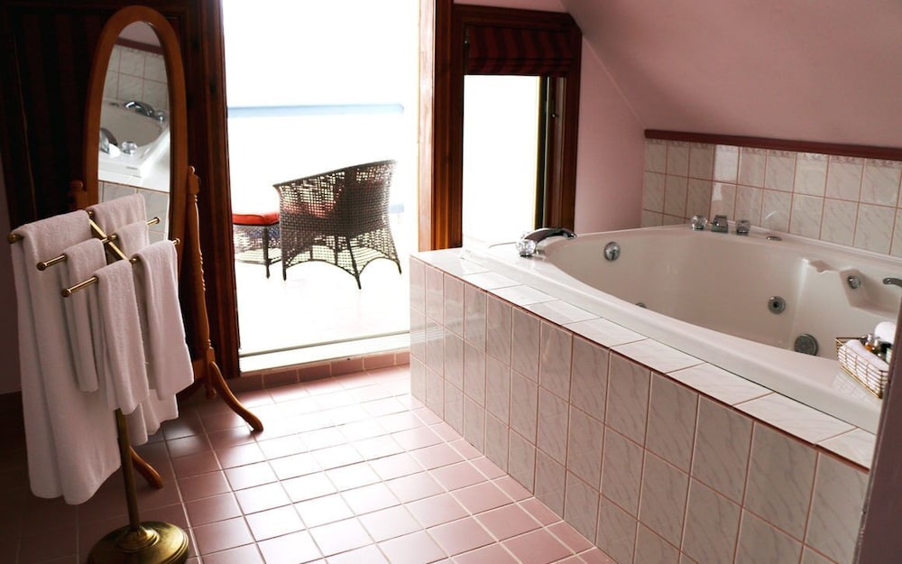 Deluxe Harrington Suite #10 photo 2