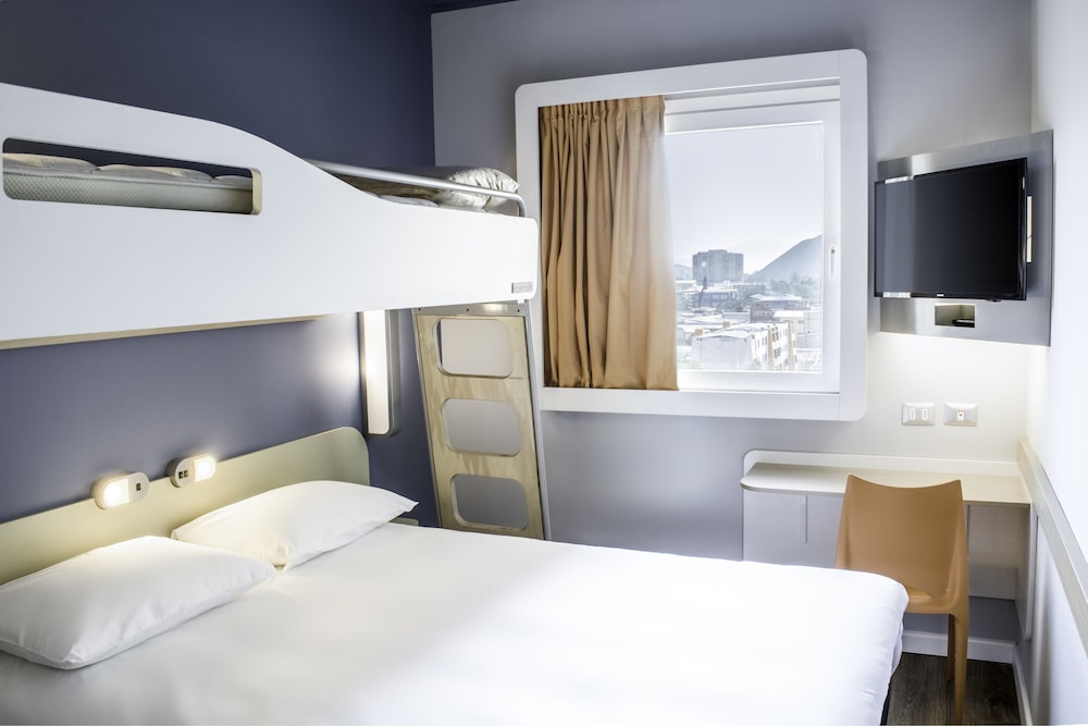 Standard Room, Multiple Beds photo 2