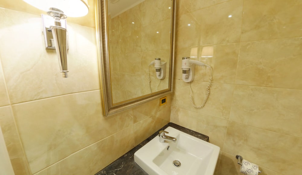 Standard Double Room (beach access NOT included) - Photo 5