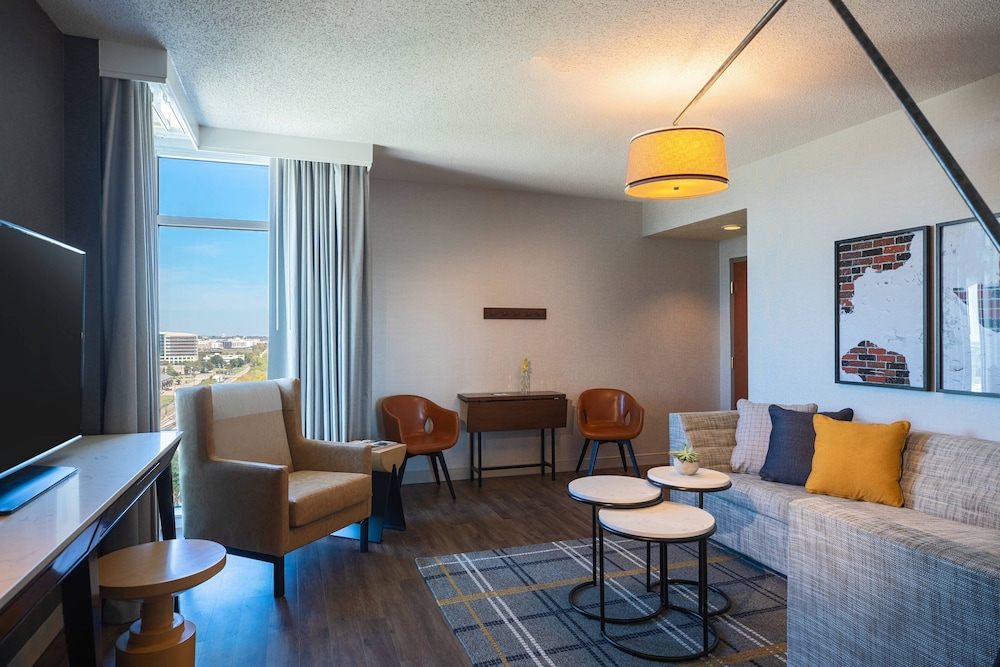 Executive Suite, 1 Bedroom (Hearing Accessible) - Photo 2