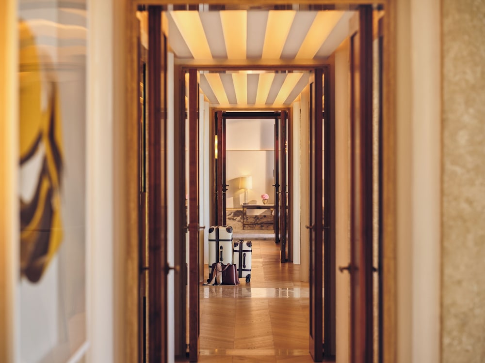 Royal Suite (The Marina) photo 3
