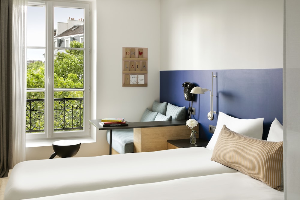 Triple Room (vue Bastille, no elevator) photo 3