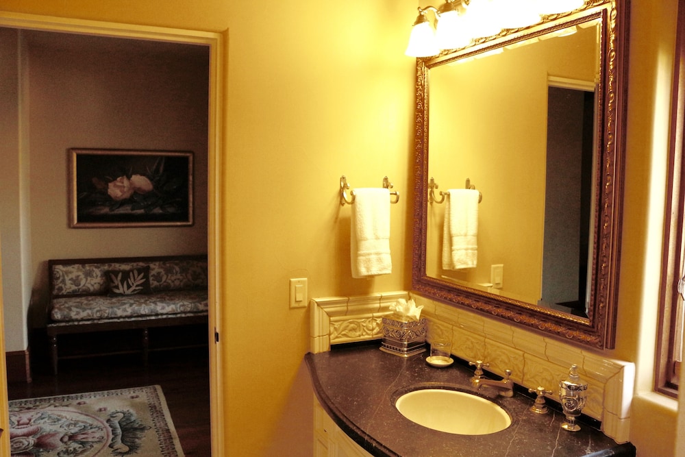 Winemaker's Residence, 2 Bedrooms, Hot Tub, Vineyard View photo 2