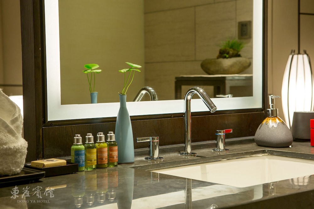 Executive Double Room, Hill View (Mainland China Domestic Guests Only) photo 2
