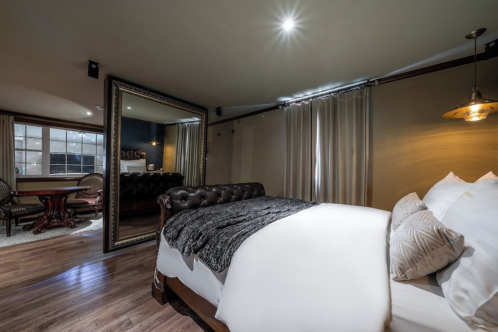 Annex A Building - Royal Suite photo 2