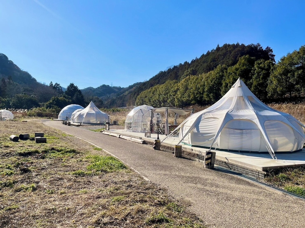 Comfort Tent, Non Smoking photo 1