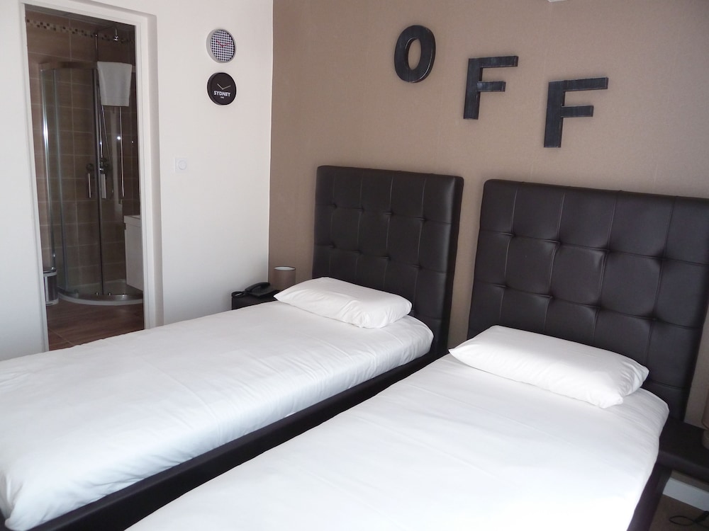 Twin Room, Balcony