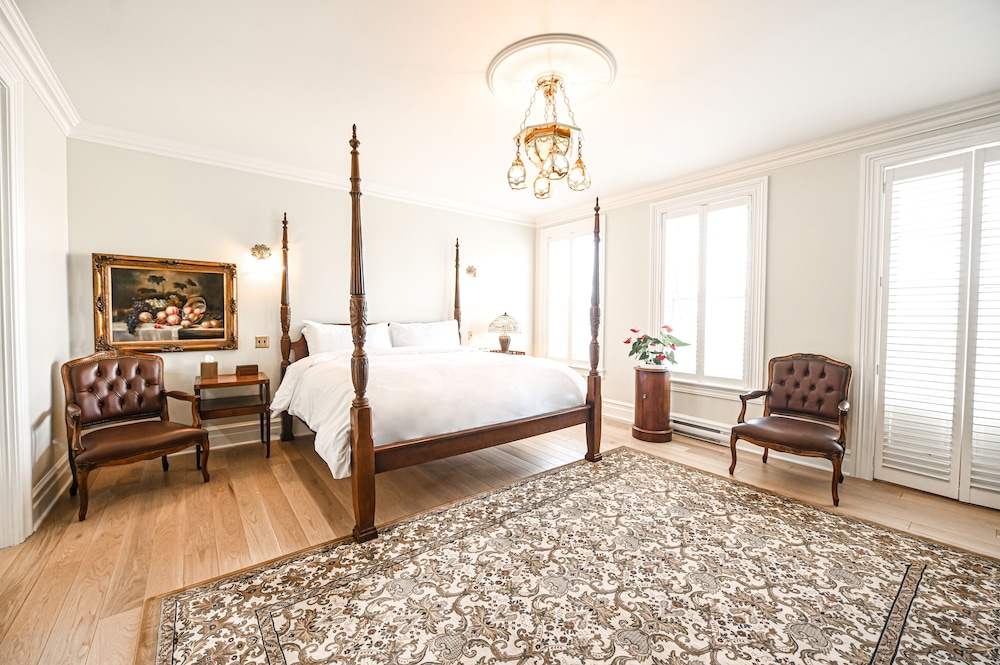 Superior Room, 1 King Bed, Balcony, Annex Building photo 3