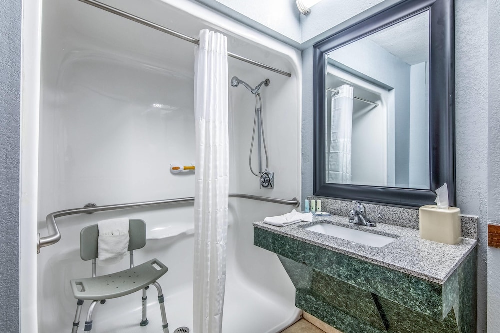 Suite, Multiple Beds, Accessible, Non Smoking - Photo 3
