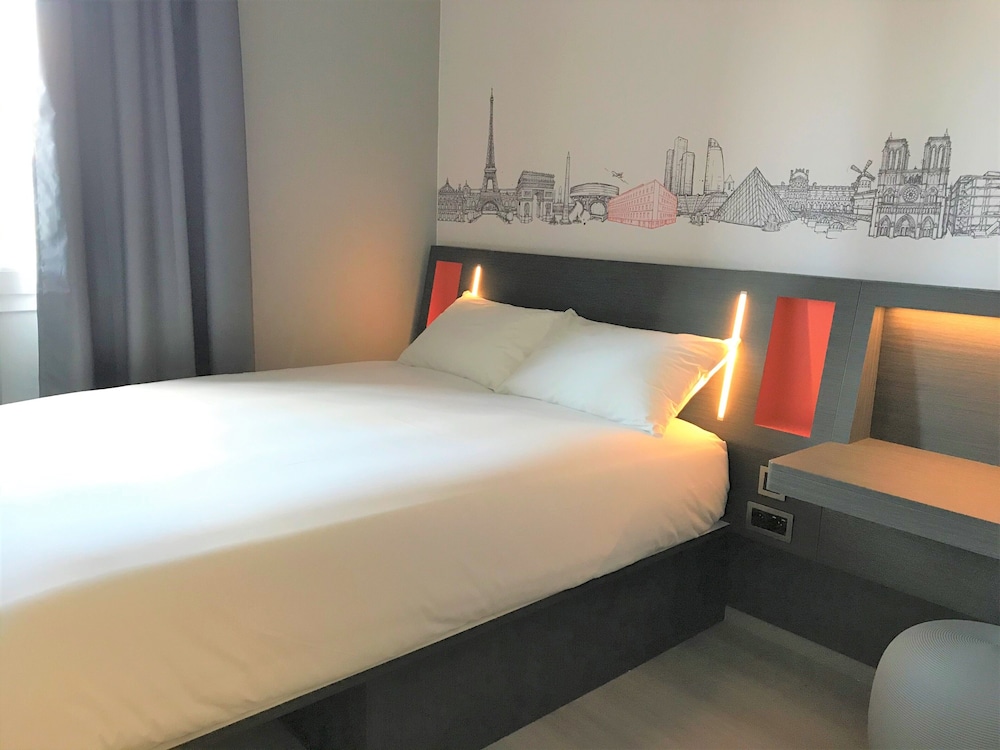 Double Room with Window - Photo 6