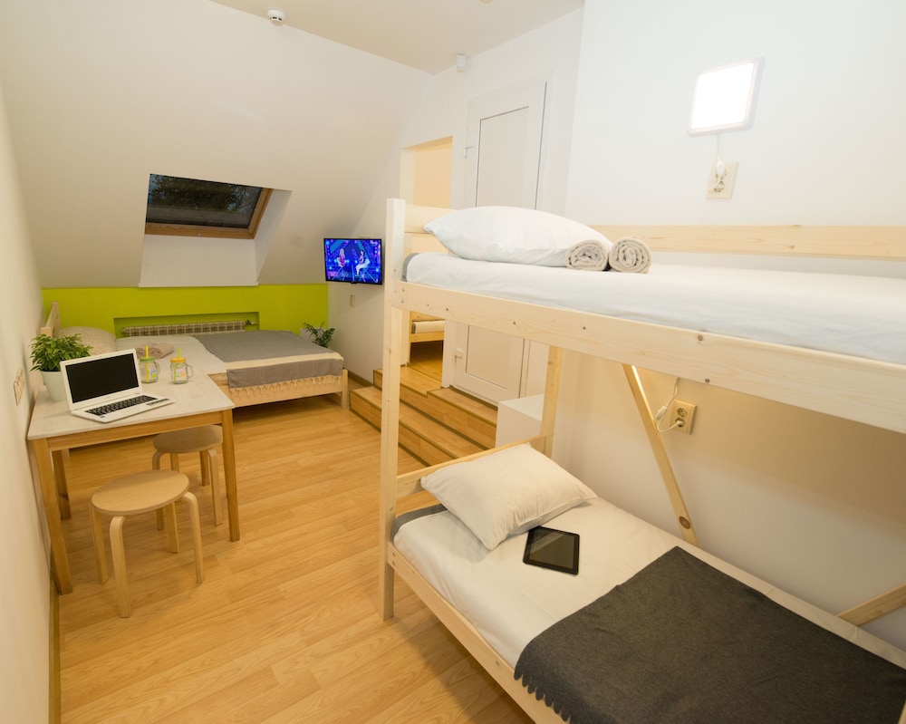 Superior Quadruple Room photo 3
