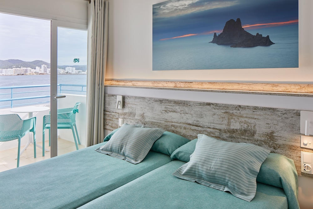 Apartment, 3 Bedrooms, Balcony