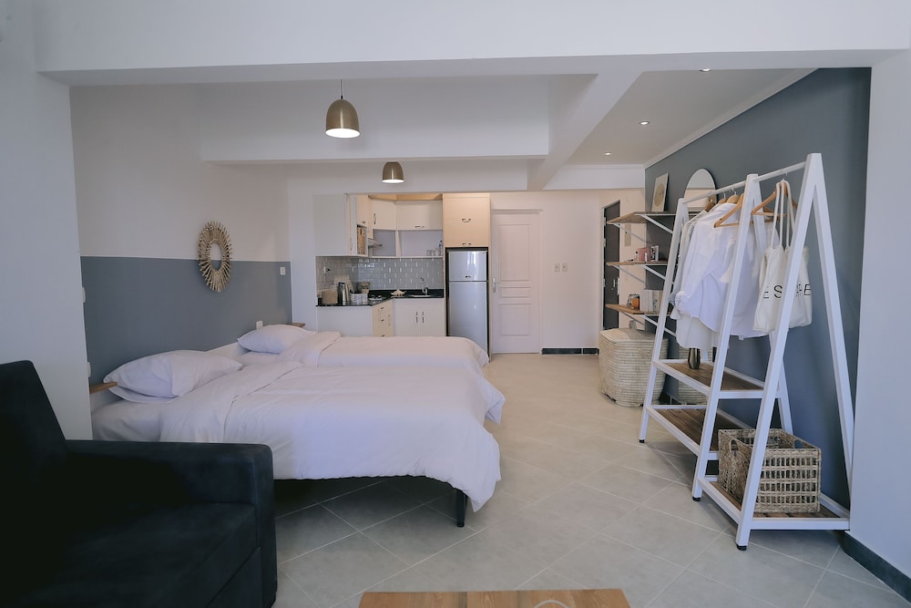 Superior Studio, 2 Twin Beds, Sea View photo 2