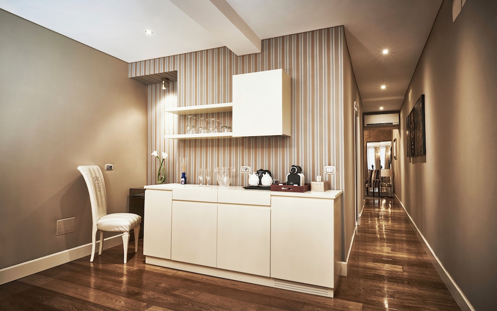 Executive Double Room, Kitchenette - Photo 4