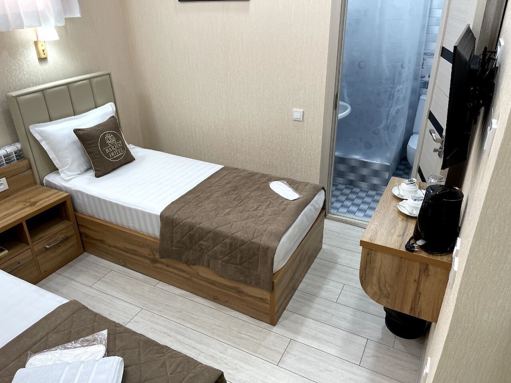 Basic Twin Room - Photo 2