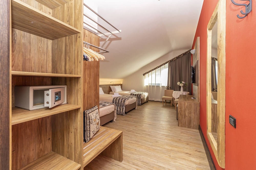 Standard Triple Room - Photo 3