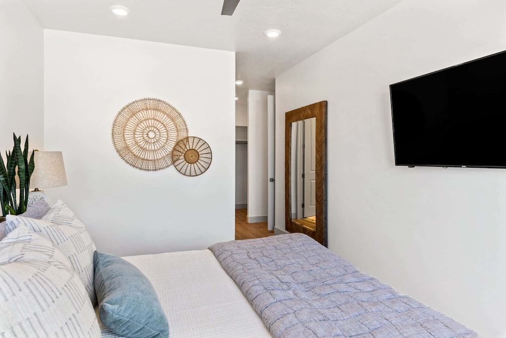 House, Multiple Bedrooms