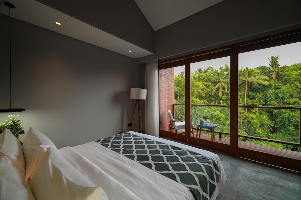 Dinara - Three Bedroom Residence - Photo 1
