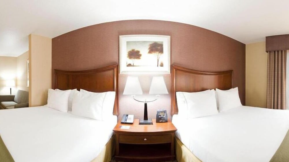 Suite, Multiple Beds - Photo 1
